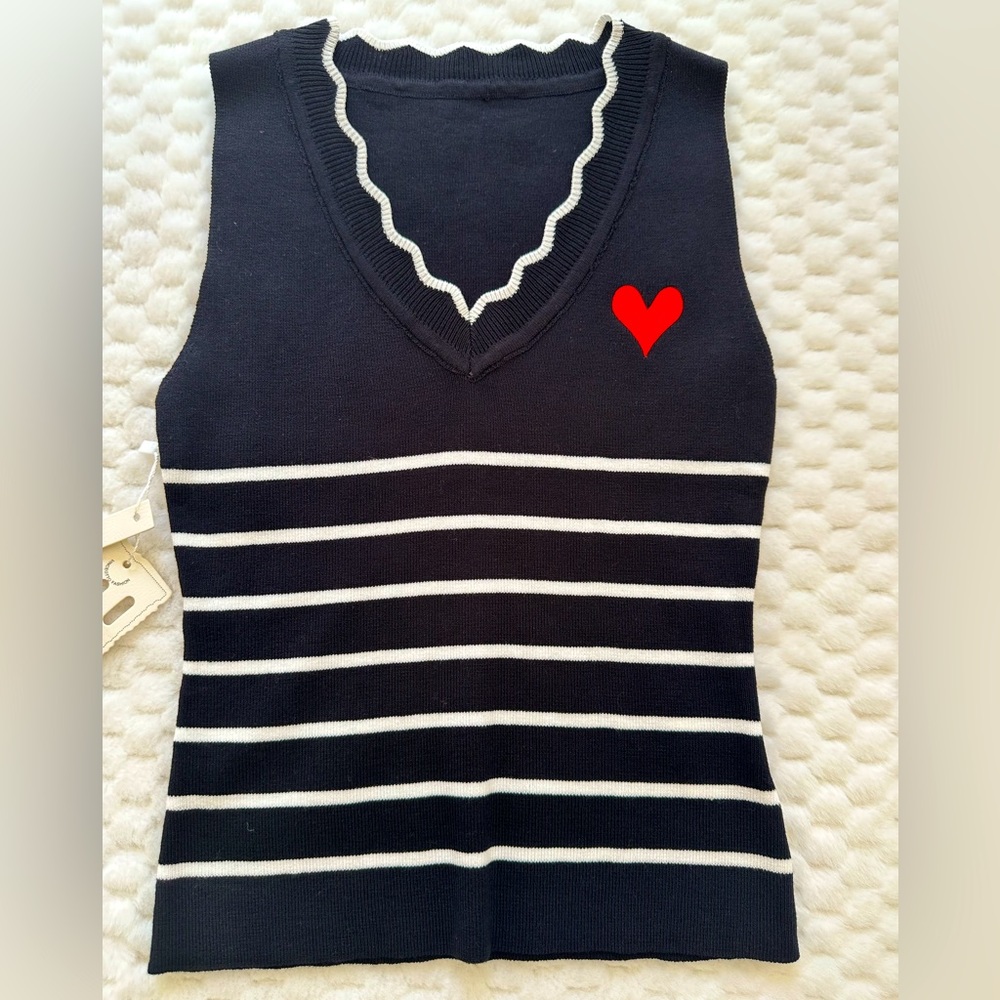 🔥FINAL MARKDOWN 🔥 Heart Sleeveless Sweater, NWT